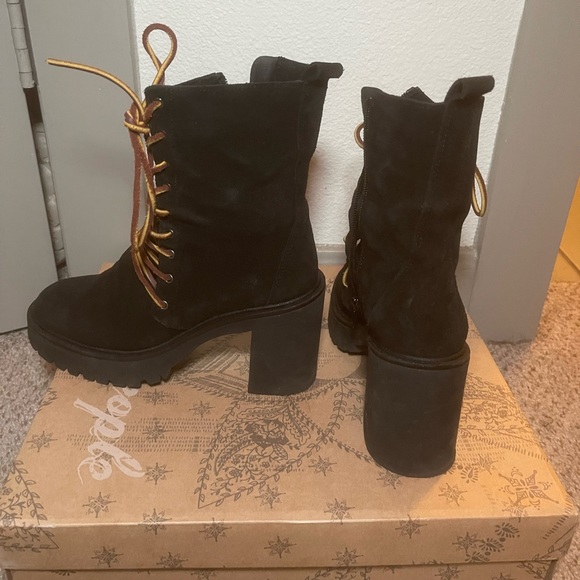 Free People Boots - Picture 2 of 2